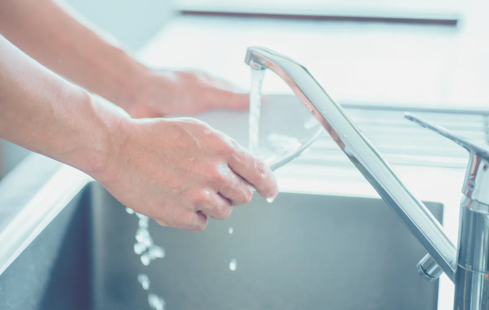 安全でおいしい水をダイレクトに。水槽レスでコストも削減